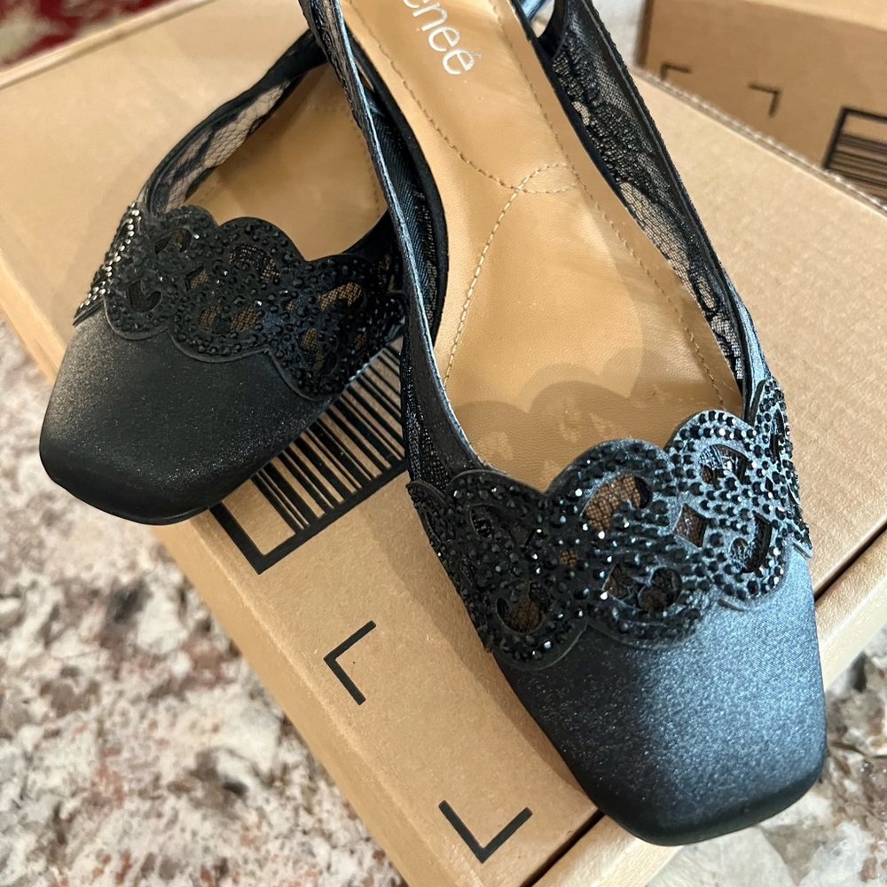 J RENEE’ BLACK DRESS SHOES 8-1/2M.